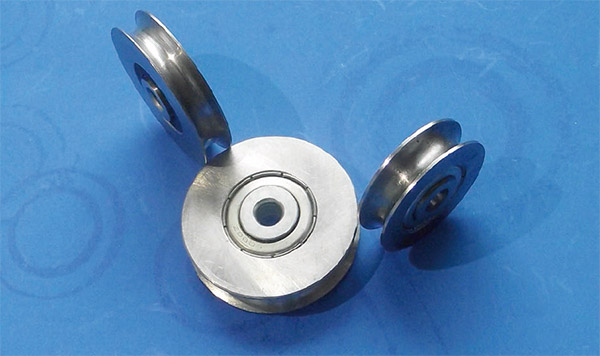 Stainless steel roll with turning